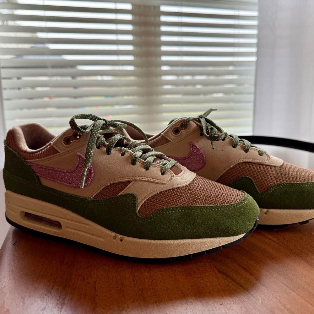 Nike Air Max 1 NH Treeline Men's Size 11 DR9773-300 Green Pink Suede